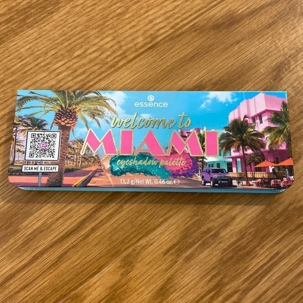 ESSENCE  Welcome to Miami Eyeshadow Palette NWT